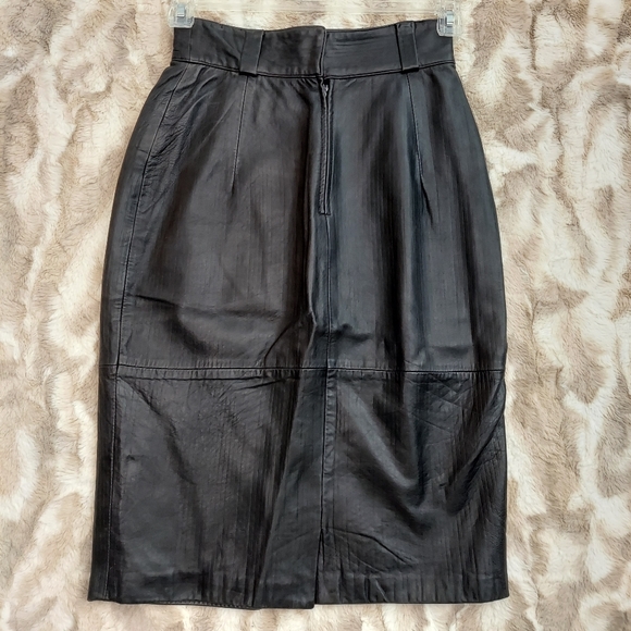 Textured Leather Skirt - Picture 2 of 10
